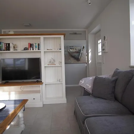 Admirals Corner Lee Apartment *