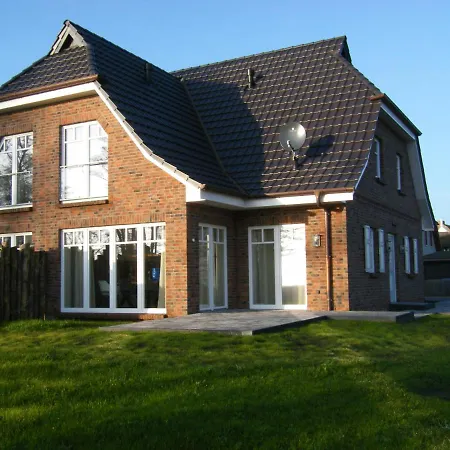 Admirals Corner Lee Wieck