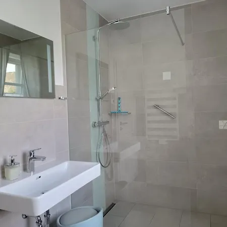 Admirals Corner Lee Wieck